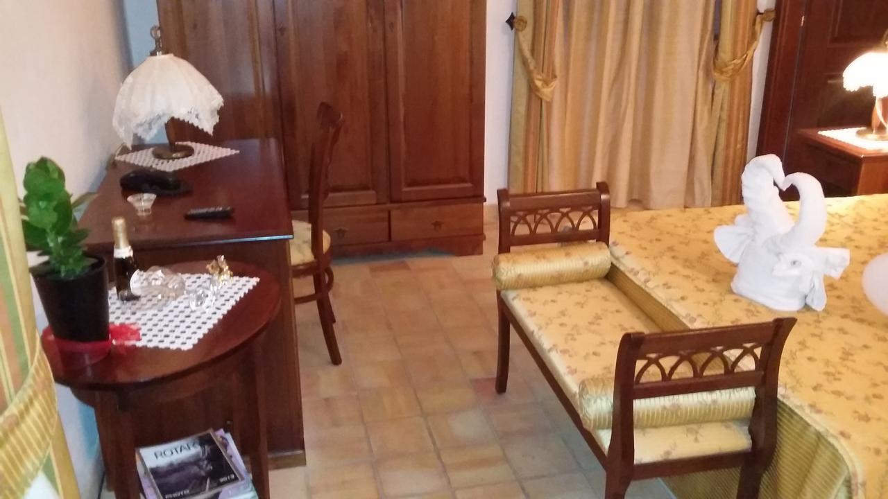 Casale Dei Consoli La Chiesa 部屋 写真